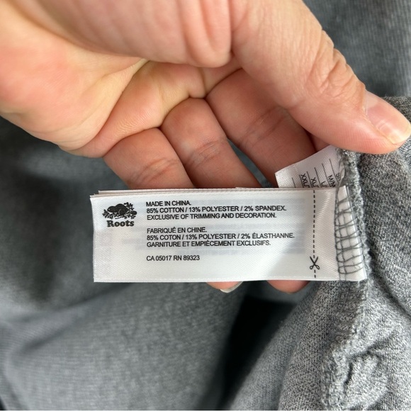 ROOTS Original Quarter zip collared gray sweater size: XL - Picture 9 of 10